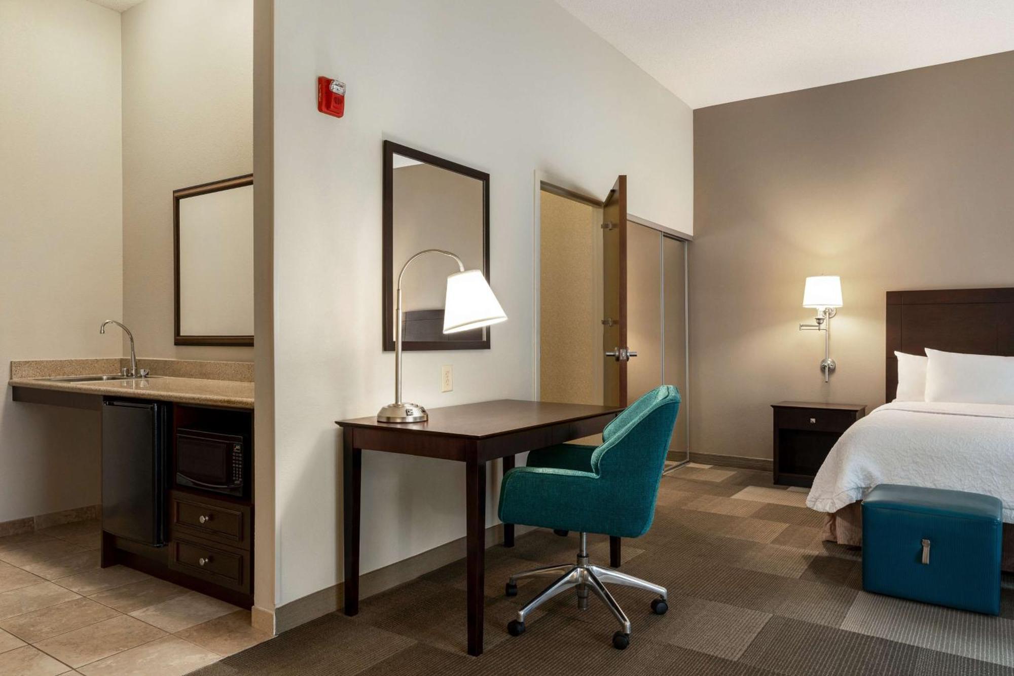 Hampton Inn & Suites Atlanta Airport West Camp Creek Pkwy College Park Bagian luar foto