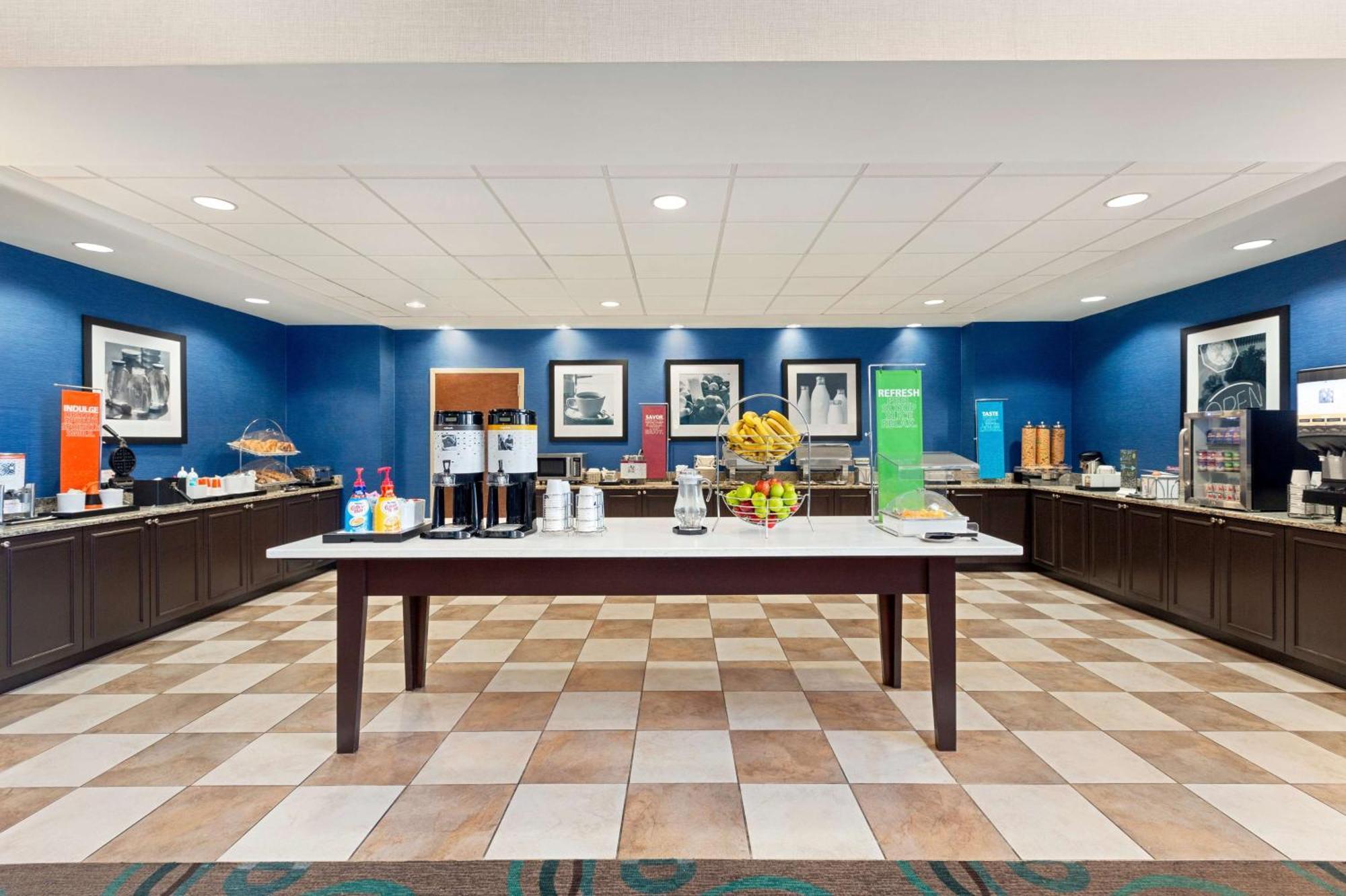 Hampton Inn & Suites Atlanta Airport West Camp Creek Pkwy College Park Bagian luar foto